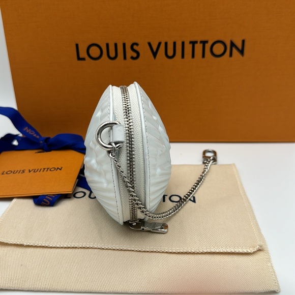 ‼️HOST PICK‼️Louis Vuitton Limited Edition Sold out Shell Coin Purse - Picture 14 of 16